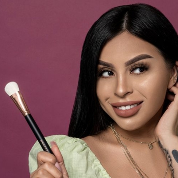 Morphe Makeup Bn Morphe R1 Deluxe Oval Shadow Brush Poshmark